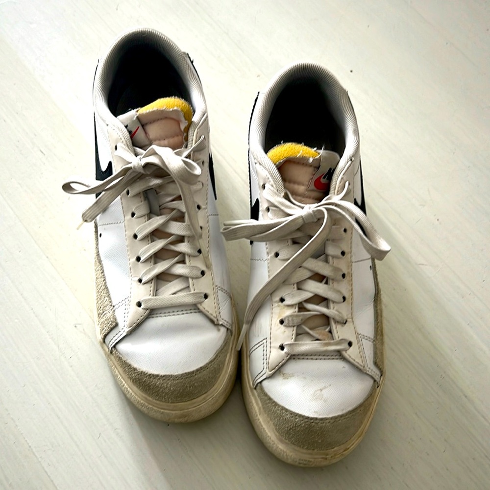 Nike size 7 women